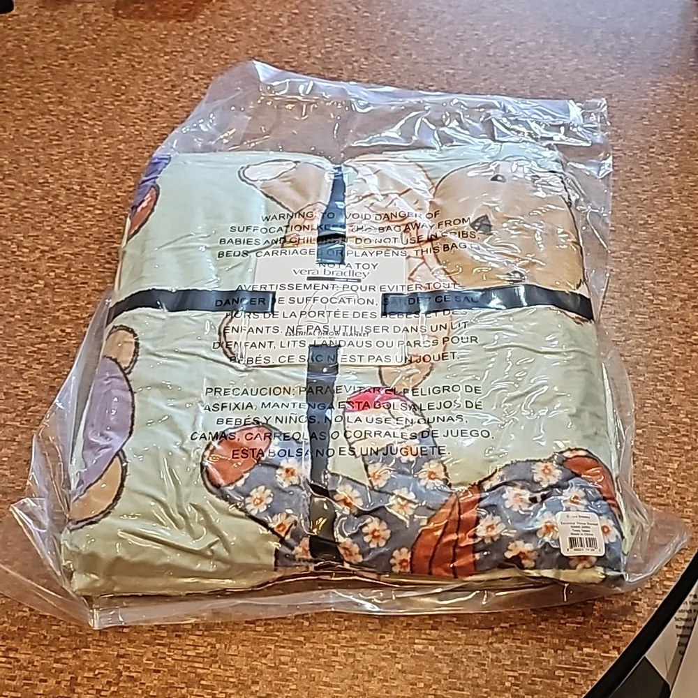 Vera Bradley Essential Throw Blanket Toasty Teddies Fleece 80" x 50" Bears NWT - Picture 2 of 3
